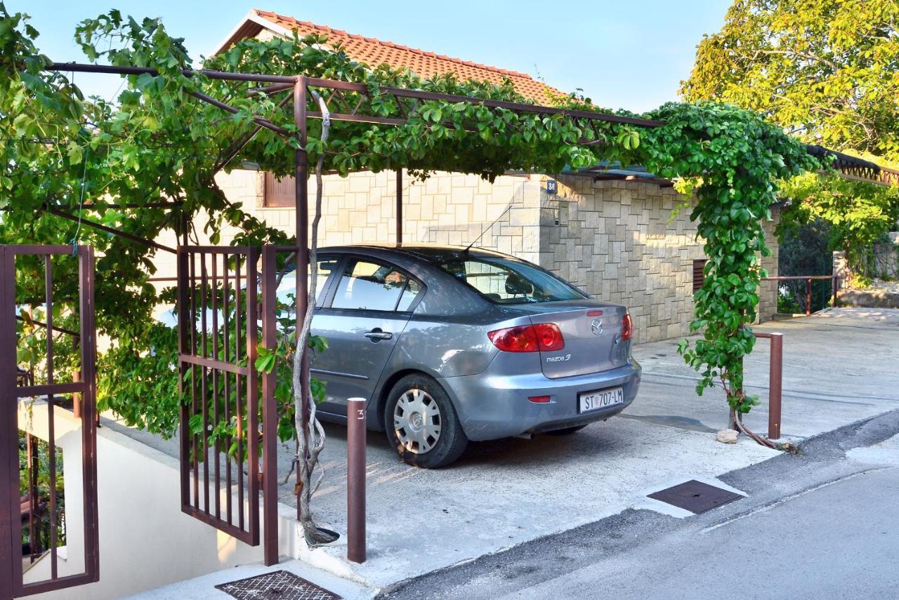Apartments By The Sea Pisak, Omis - 658 Mimice Zewnętrze zdjęcie