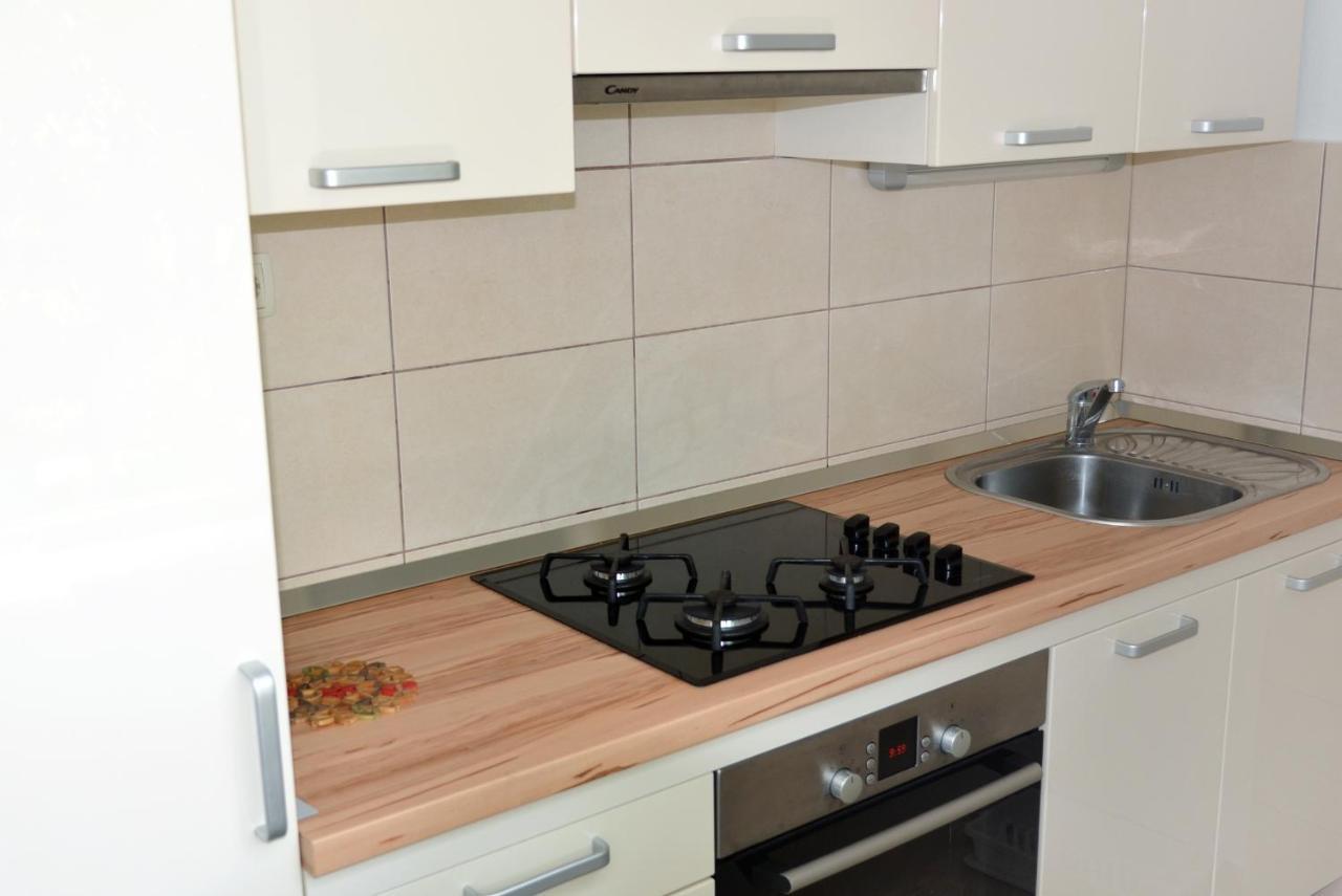 Apartments By The Sea Pisak, Omis - 658 Mimice Zewnętrze zdjęcie