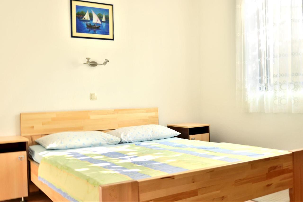 Apartments By The Sea Pisak, Omis - 658 Mimice Zewnętrze zdjęcie