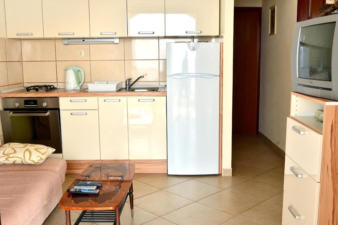 Apartments By The Sea Pisak, Omis - 658 Mimice Zewnętrze zdjęcie