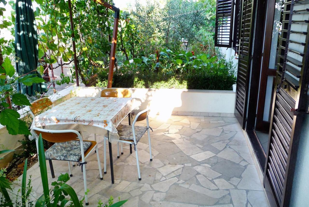 Apartments By The Sea Pisak, Omis - 658 Mimice Zewnętrze zdjęcie